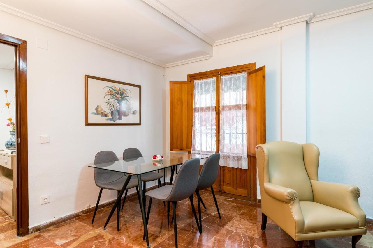 Holi-Rent Estrella Apartment Севиля Екстериор снимка