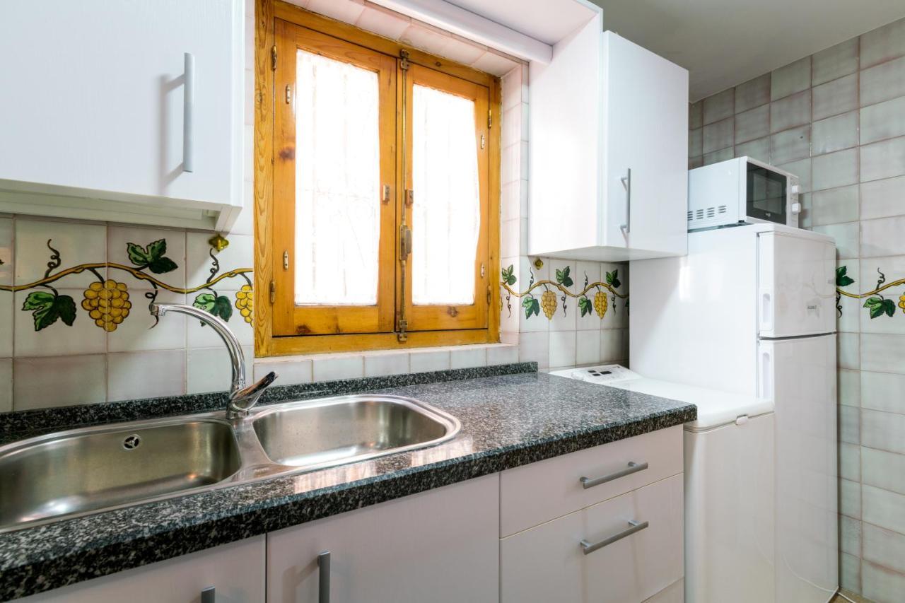 Holi-Rent Estrella Apartment Севиля Екстериор снимка