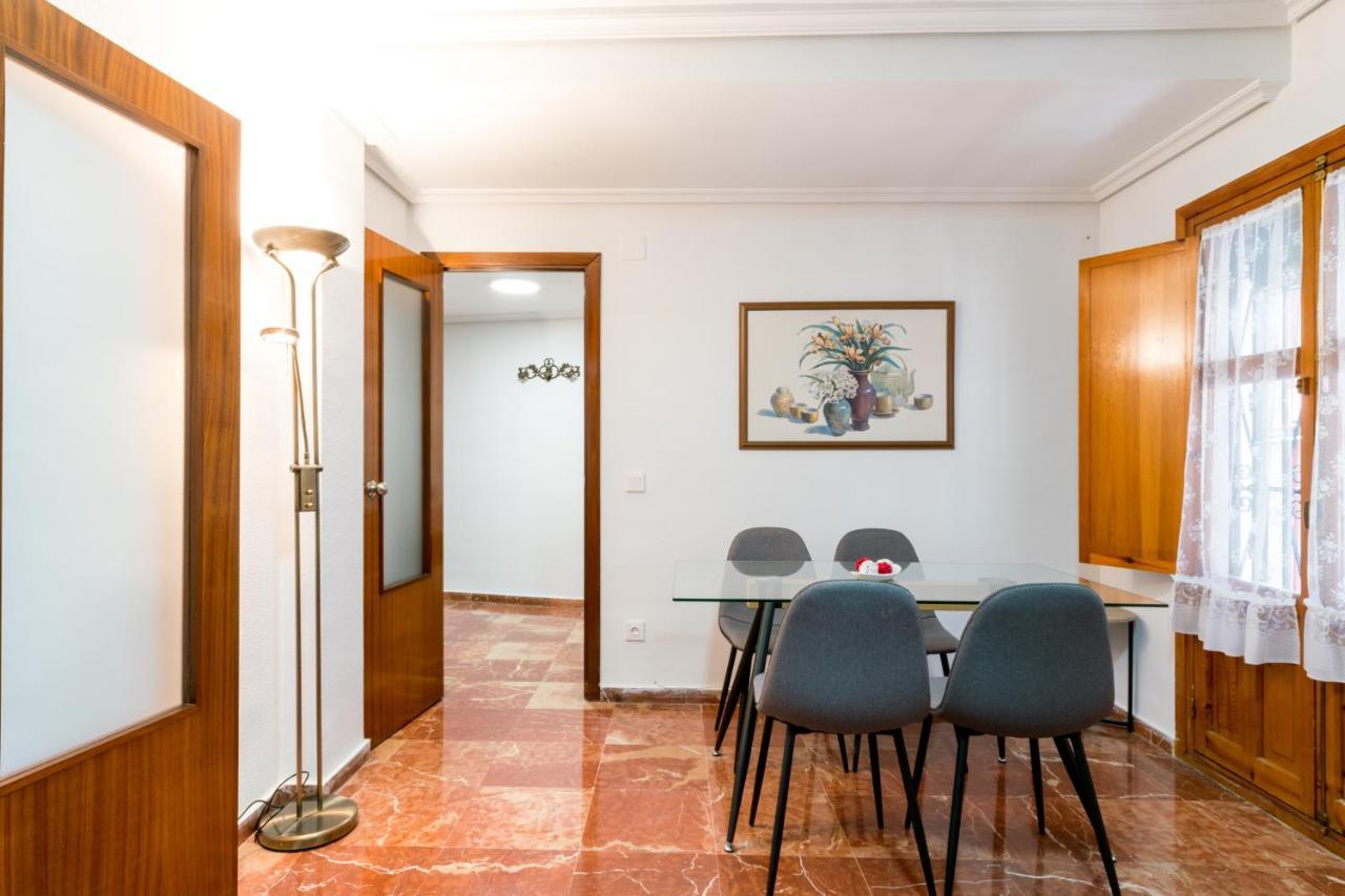 Holi-Rent Estrella Apartment Севиля Екстериор снимка
